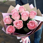 9 кенийских розовых роз в крафте